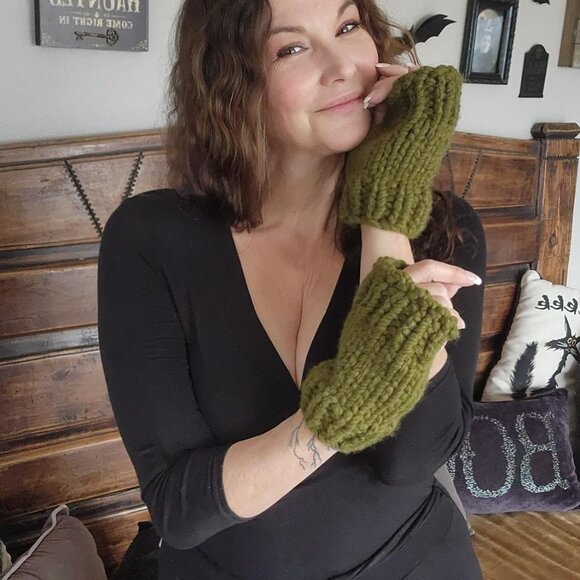 Hand Knit Fingerless Gloves, Armwarmers in Olive Green Yarn, Womens "Elderwood", - Picture 5 of 10